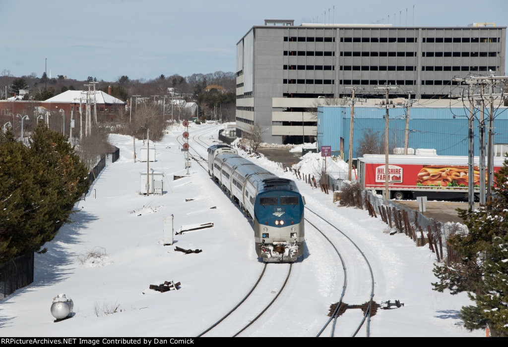 AMTK 90 Leads 694 in Portland